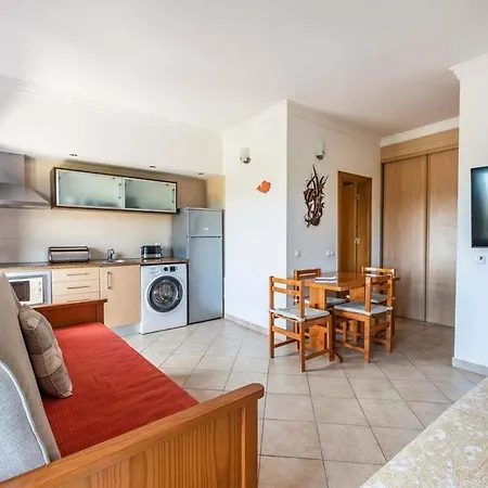 Exclusive With Parking On The Appartement Alvor